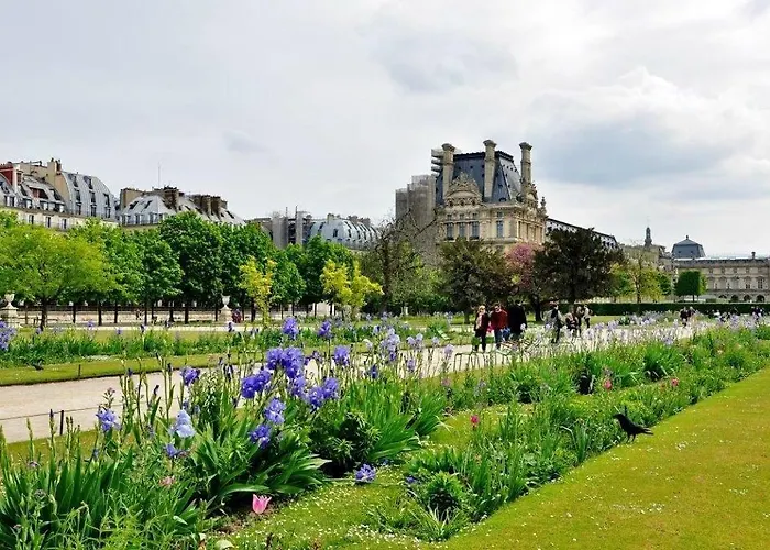 4pers#opera# Musee Du Louvre# Place Vendome#ac Paris